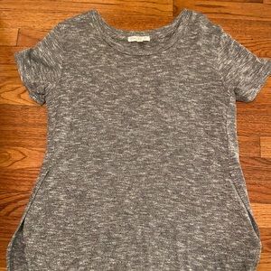 Great Condition Split Side Tee